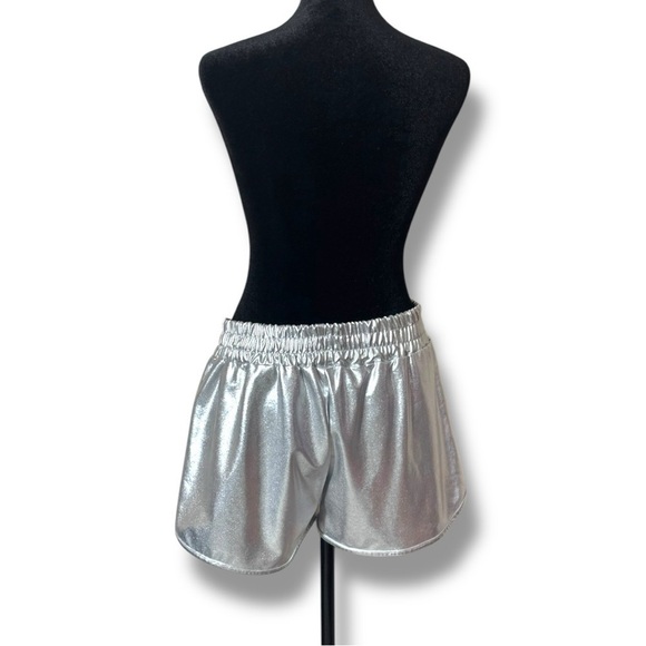 Pumpkino Shiny Silver Retro Inspired Elastic Waist Front Pockets Shorty Shorts - Picture 15 of 16